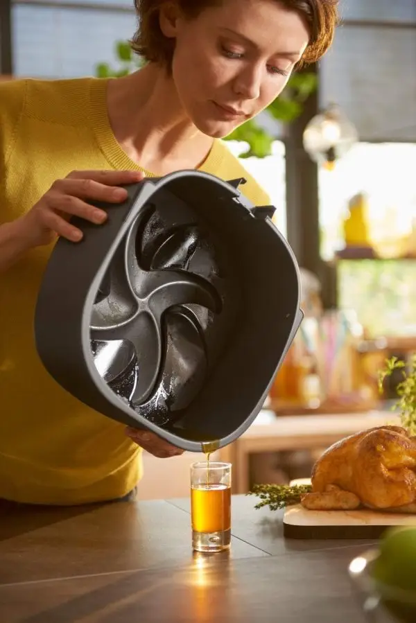 Celebrate with Us Anniversary Limited-Time & Limited-Quantity Deal AED د.إ99:Philips Premium Airfryer XXL with Fat Reduction Technology, 3 lb / 7-quart capacity, Rapid Air... - Image 8